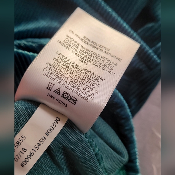 NWT! Express Emerald Desire Velvet Soft Women's Top Size Small - Picture 7 of 11